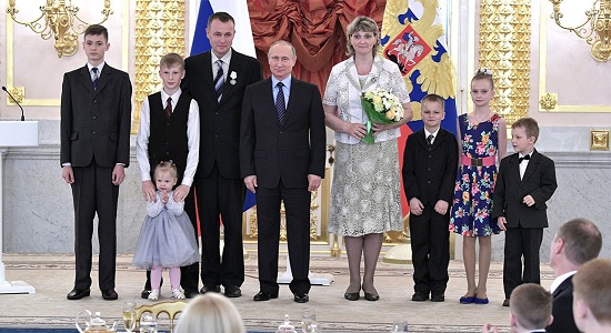 Putin considera que la familia numerosa de ser una tendencia de moda en Rusia (Fuente externa)